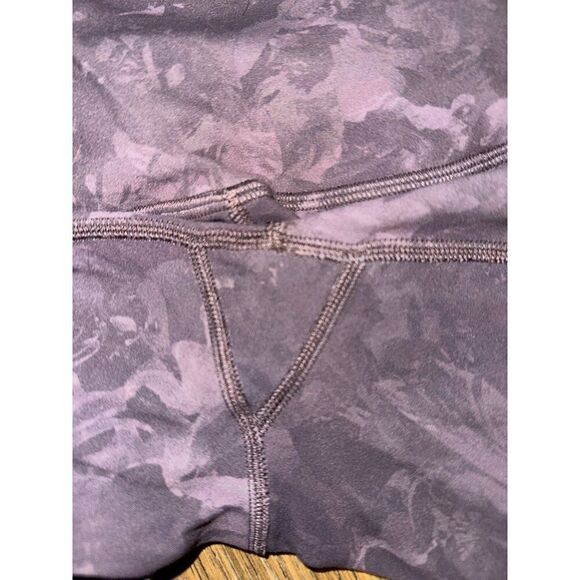 Lululemon Reversible HugโYour Core Super High Rise Tight 28" Sz 6 - Picture 16 of 16